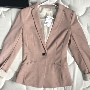 Rosy form-fitting blazer